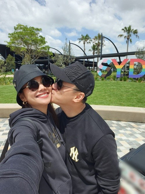 Sau đám cưới, Thanh Hằng và chồng dính như sam, thoải mái chia sẻ hình ảnh bên nhau thay vì giữ kín như ngày hẹn hò. Ảnh: FB Thanh Hằng.