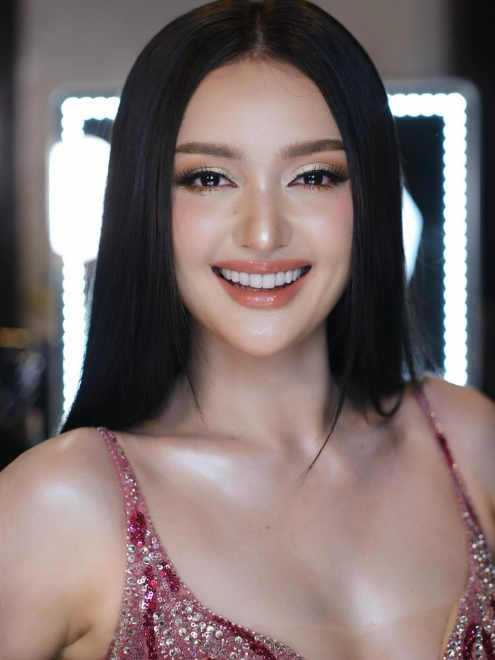 Đối thủ của Hương Giang từng giành danh hiệu Hoa hậu Quốc tế Philippines 2018. Khi tham gia cuộc thi Hoa hậu Quốc tế 2018, cô đoạt á hậu 1.Ảnh: FB Maria Ahtisa Manalo.