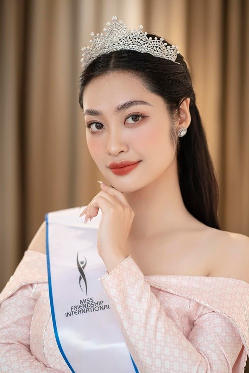 Người đẹp giành ngôi vị Á hậu 2 tại cuộc thi Hoa hậu Hữu nghị Quốc tế 2023 diễn ra tại Trung Quốc.