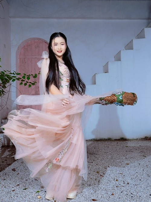 Diễn viên Ngân Chi bước sang tuổi 14, có chiều cao ấn tượng cùng gương mặt thu hút. Ảnh: FB Ngân Chi.