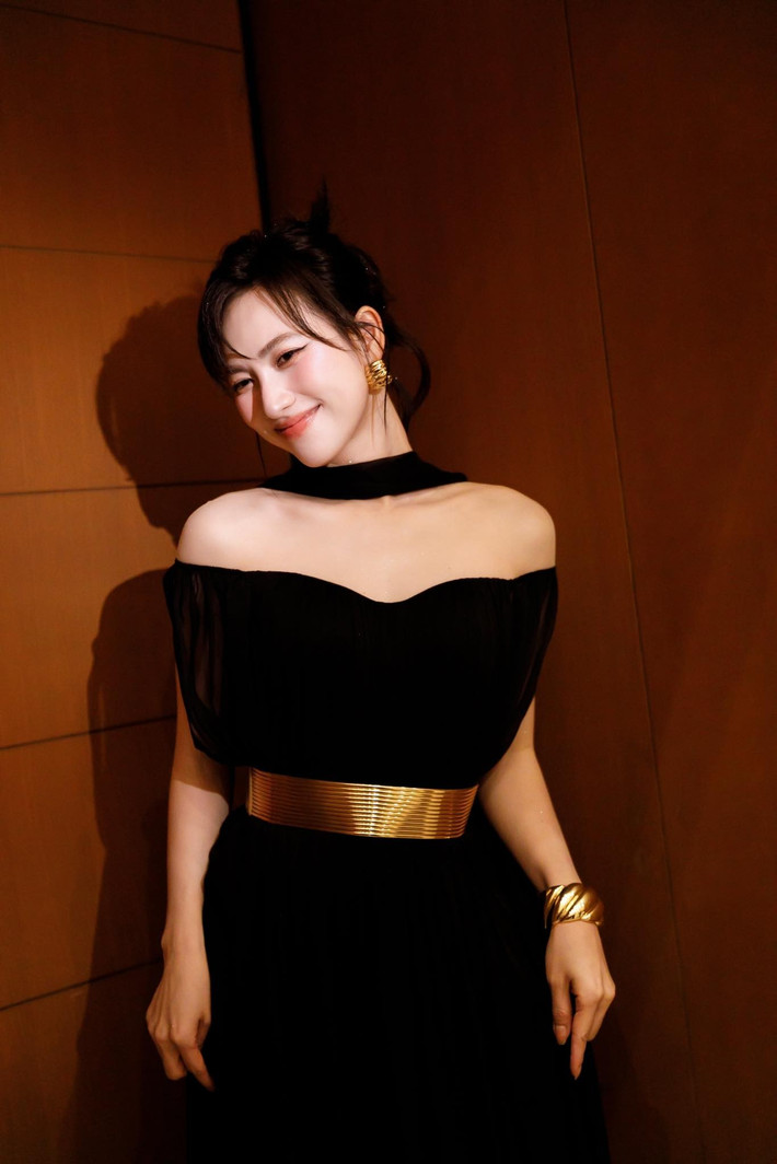 Phương Anh Đào có gương mặt đẹp không tỳ vết, vóc dáng thon gọn. Ảnh: FB Phương Anh Đào.