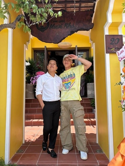 HIEUTHUHAI ủng hộ các dự án nghệ thuật, kinh doanh của Trường Giang. Ảnh: Viez.