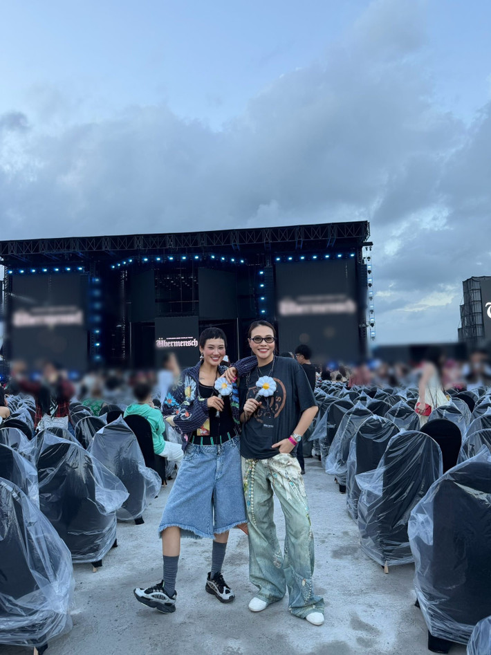 Đàm Thu Trang và Pông chuẩn ăn mặc cá tính. Ảnh: FB Đàm Thu Trang.