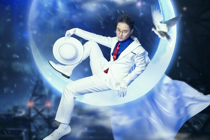 Nam ca sĩ thực hiện liveshow Delilah Land kỷ niệm 15 năm ca hát. Ảnh: VOV.