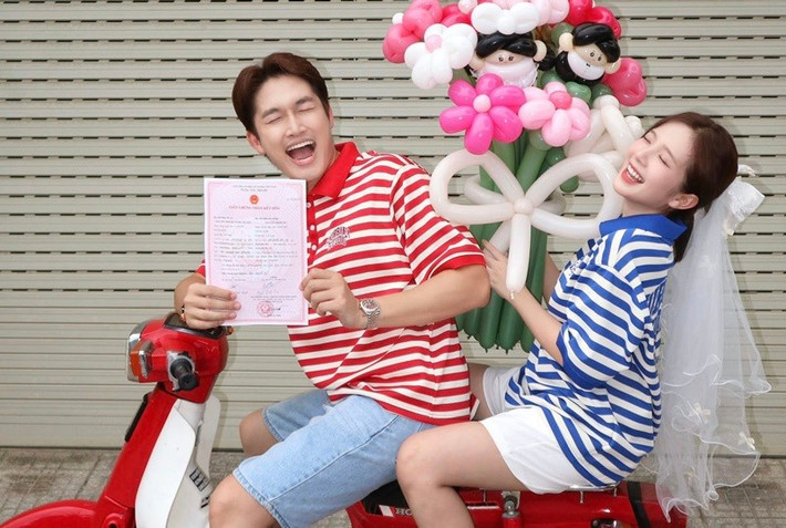 Đôi uyên ương đang chuẩn bị cho đám cưới vào tháng 11/2025. Ảnh: FB Đình Tú.