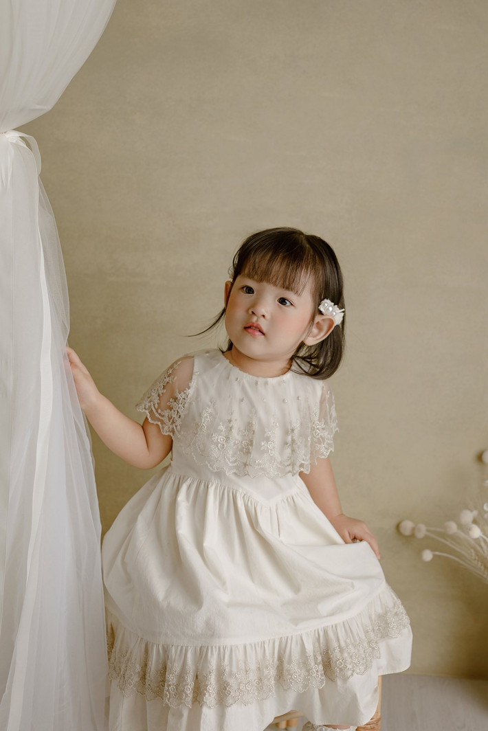 Trương Mỹ Nhân - Phí Ngọc Hưng thực hiện hai bộ ảnh cho con gái Boni nhân dịp sinh nhật. Ảnh: FB Trương Mỹ Nhân.