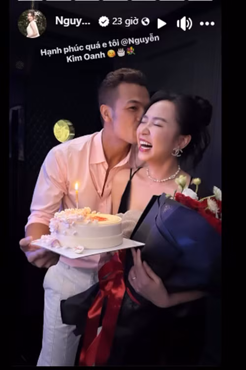Kim Oanh đón tuổi mới bên chồng và bạn bè thân thiết. Ảnh: FB Kim Oanh.