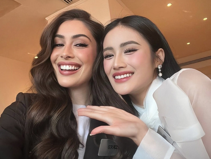 Đi sâu vào dự án "Heart to Head”, Ý Nhi chia sẻ cô thấu hiểu lý do học sinh mất động lực đến trường. “Thực tế không phải là cơ sở hạ tầng xuống cấp hay đường đi hiểm trở, mà là viễn cảnh tối tăm. Các em không dám mơ về tương lai tốt đẹp hơn”, Ý Nhi cho hay. Ảnh: FB Ý Nhi.