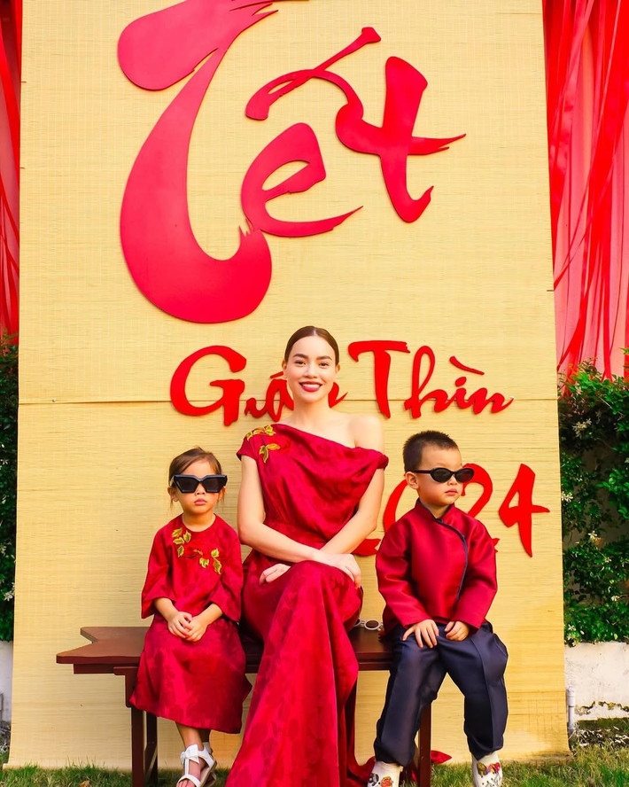 Cặp song sinh Lisa – Leon của Hồ Ngọc Hà mỗi lần diện áo dài đều khiến khán giả 'tan chảy' bởi vẻ đáng yêu rất riêng. Ảnh: FB Hồ Ngọc Hà.