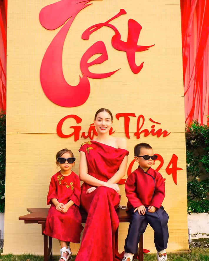 Cặp song sinh Lisa – Leon của Hồ Ngọc Hà mỗi lần diện áo dài đều khiến khán giả 'tan chảy' bởi vẻ đáng yêu rất riêng. Ảnh: FB Hồ Ngọc Hà.