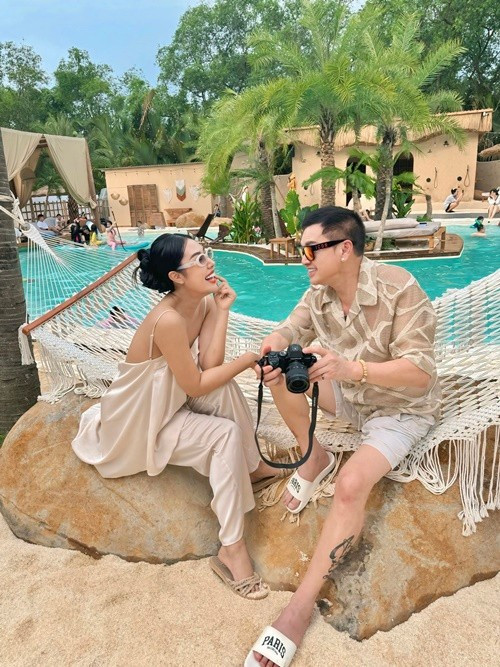 Trước khi đến với Tăng Khánh Chi, Quang Minh từng có cuộc hôn nhân với Hồng Đào và hai cô con gái ở Mỹ. Ít năm qua, nam diễn viên hoạt động nghệ thuật nhiều ở Việt Nam. Ảnh: FB Tăng Khánh Chi.