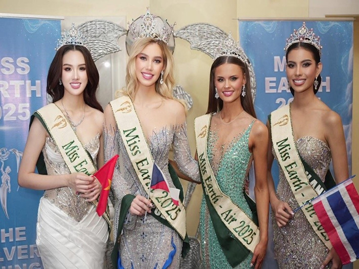 Trịnh Mỹ Anh giành danh hiệu Á hậu 2 Miss Earth 2025 vào tối ngày 5/11. Đại diện Việt Nam vào top 4 cùng đại diện Thái Lan, Iceland và Cộng hòa Czech.