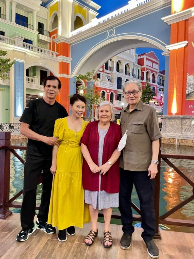 Kim Lý - Hà Hồ thường xuyên đưa gia đình hai bên đi du lịch. Ảnh: Thời Đại Plus.