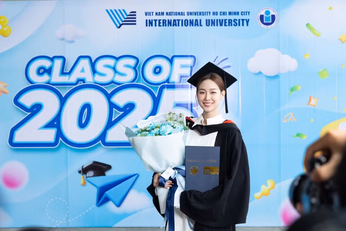 Bảo Ngọc tin rằng mỗi người có một hành trình riêng, với những cột mốc và cách sử dụng thời gian khác nhau.