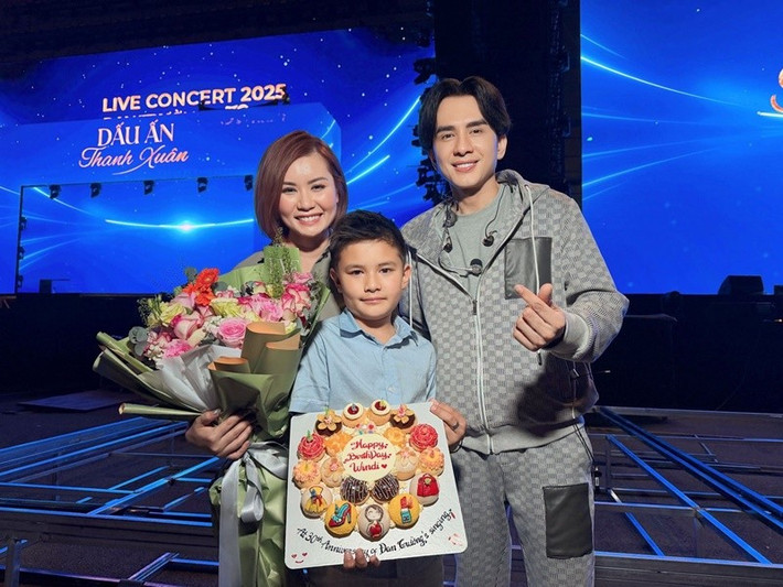 Đan Trường vui vẻ hội ngộ doanh nhân Thủy Tiên.