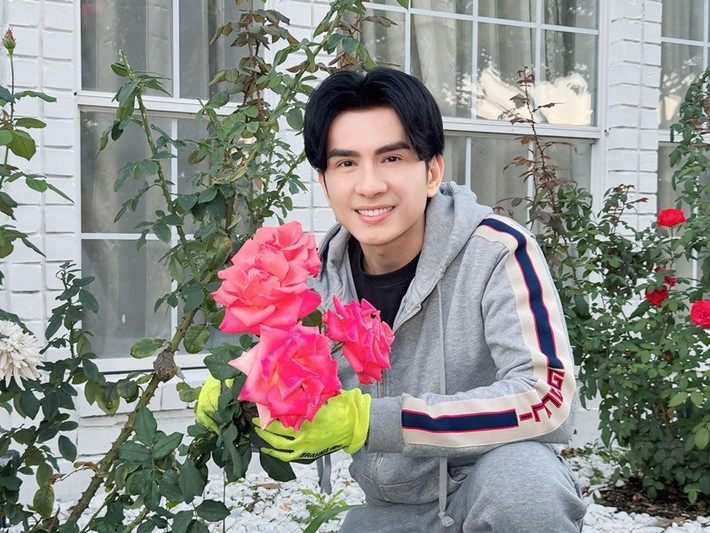 Đan Trường giữ vẻ ngoài phong độ nhiều năm qua.