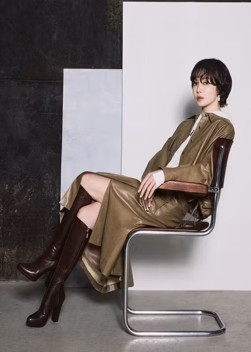 Chụp ảnh tạp chí, Song Hye Kyo khác lạ khiến nhiều khán giả không nhận ra. Ảnh: Instagram Song Hye Kyo.