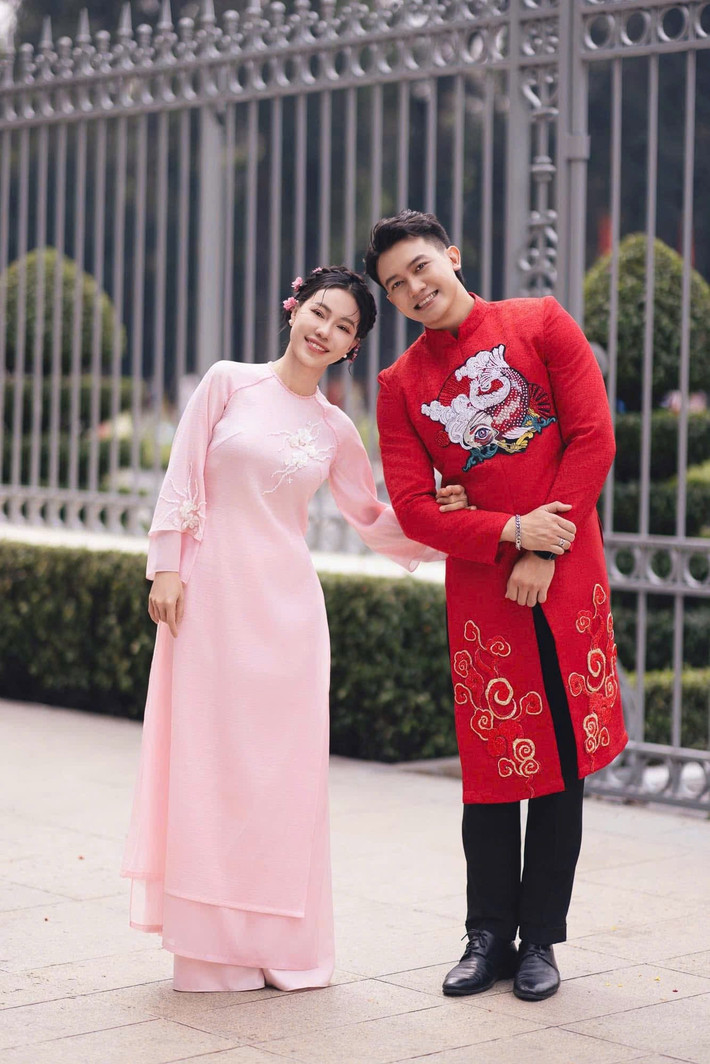 Ta Bi còn gửi lời cảm ơn đến bà Phạm Kim Dung. “Chị là người truyền cảm hứng, dẫn dắt và luôn đồng hành cùng Ta Bi trên hành trình trưởng thành”, Ta Bi viết. Ảnh: FB Ta Bi.