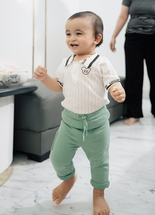 Bé Milo hay cười, chưa từng khóc đêm, chưa bao giờ làm Võ Hạ Trâm cảm thấy mỏi mệt hay vất vả.