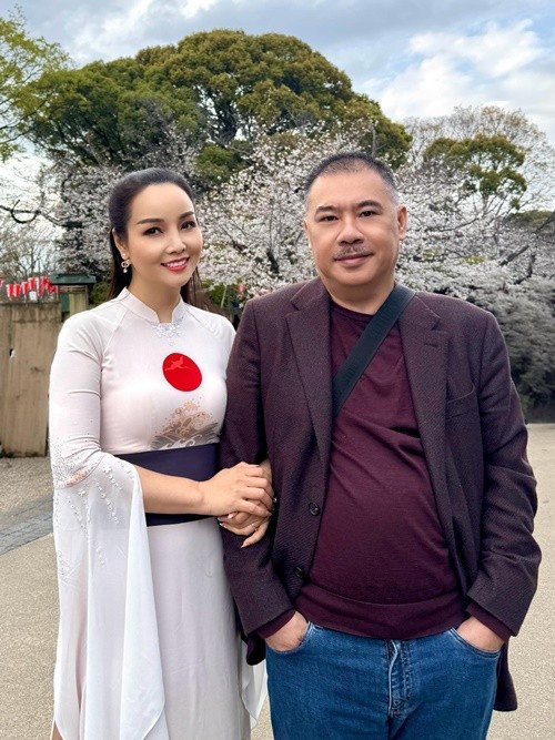 Mai Thu Huyền chia sẻ trên Đời Sống Gia Đình, chồng cô rất chín chắn, điềm đạm và bao dung. Ảnh: FB Mai Thu Huyền.