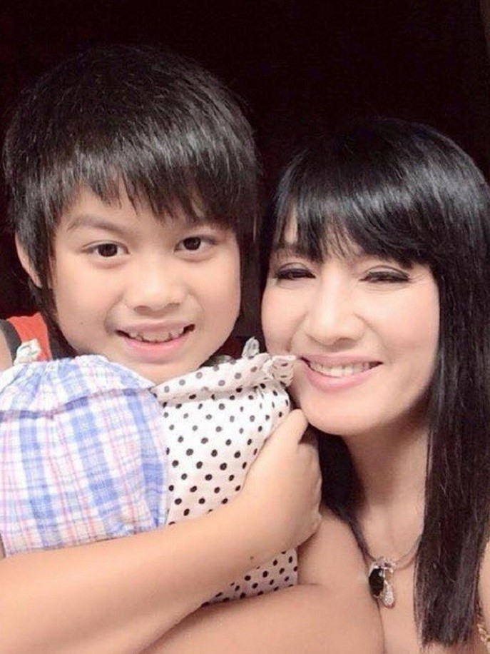 Diễn viên Hiền Mai sinh con trai Tony vào năm 2004. Ngày nhỏ, Tony có ngoại hình bụ bẫm, kháu khỉnh. Ảnh: Vietnamnet.
