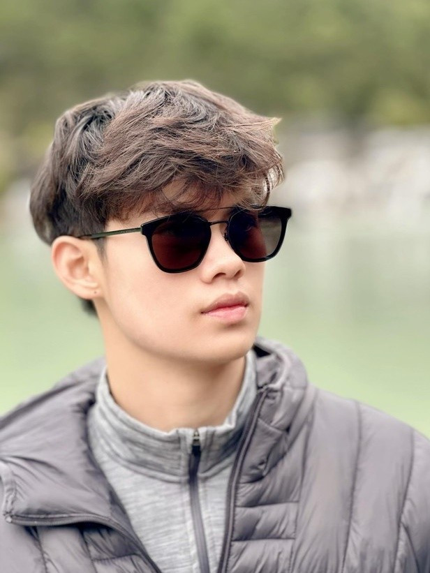 Con trai Hiền Mai trổ mã như hot boy khi trưởng thành. Ảnh: Vietnamnet.