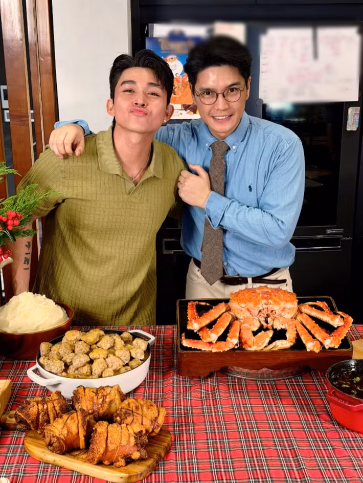 Ngô Thanh Vân một lần nữa khen ngợi khả năng nấu ăn Huy Trần. "Bếp ba Huy là số 1. Ba làm toàn đồ ăn ngon cho gia đình ăn", nữ diễn viên bày tỏ. Ảnh: FB Ngô Thanh Vân.