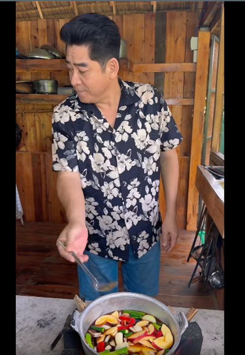 Quản lý của Huỳnh Anh Tuấn cho biết, nam diễn viên phải mất ít nhất 2 tháng nữa mới gặp gỡ khán giả. Ảnh: FB Huỳnh Anh Tuấn.