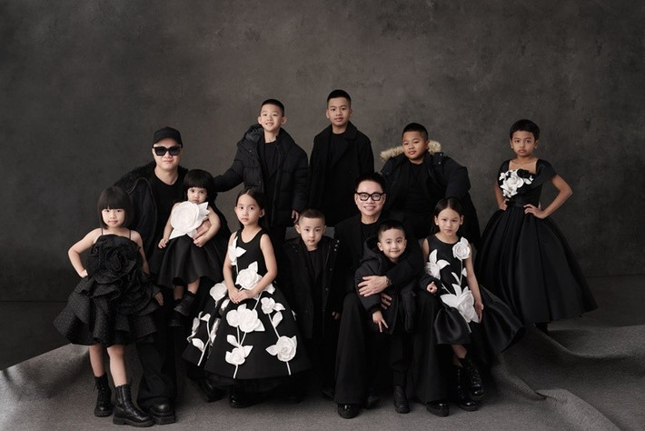 10 người con nuôi của Đỗ Mạnh Cường có cuộc sống sung túc. Ảnh: FB Đỗ Mạnh Cường.