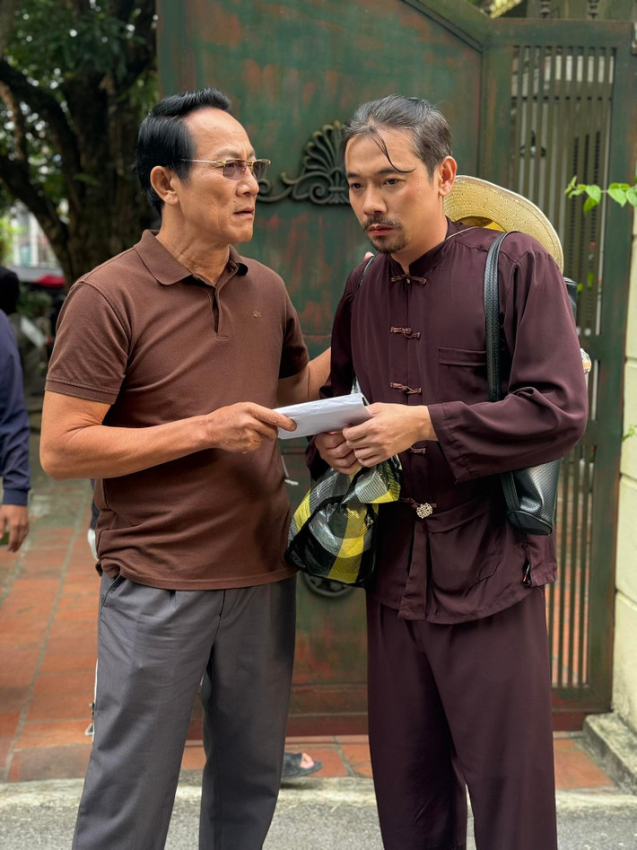 Nhiều khán giả đánh giá nhân vật Hoàng thú vị nhờ cách nhả chữ đặc trưng cùng lối diễn gần gũi, đời thường – những yếu tố quen thuộc làm nên dấu ấn diễn xuất của Việt Bắc. Ảnh: FB Việt Bắc.