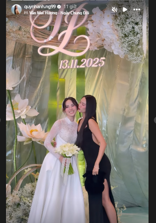 Theo Vietnamnet, Á hậu Quỳnh Anh, siêu mẫu Vũ Thu Phương, NTK Ivan Trần và người mẫu Tú Anh tham dự hôn lễ của Hương Liên. Ảnh: FB Quỳnh Anh.