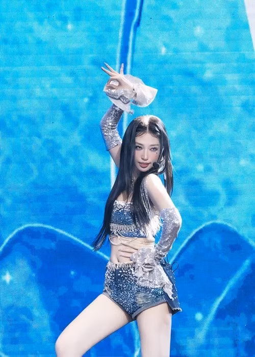 Sau Chị đẹp đạp gió rẽ sóng 2023, Khổng Tú Quỳnh hoạt động trong nhóm Lunas từ năm 2024 cùng Ninh Dương Lan Ngọc, Trang Pháp, Huyền Baby và Diệp Lâm Anh. Ảnh: Instagram Khổng Tú Quỳnh.