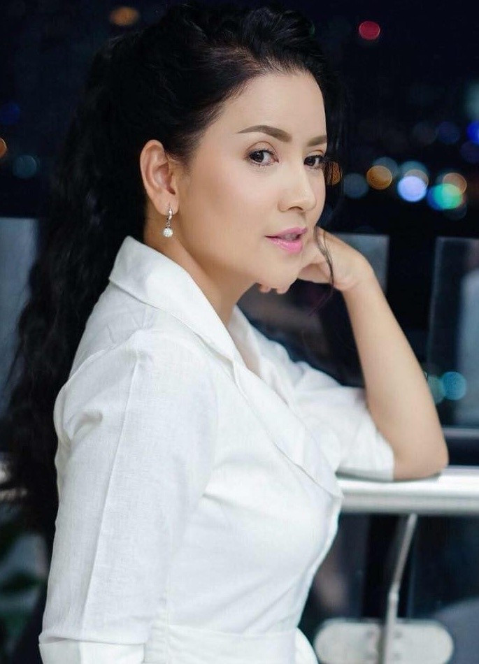 NSND Trịnh Kim Chi chia sẻ trên Vietnamnet, cô sốc trước thông tin Ngọc Trinh qua đời. “Tôi hỏi lại người báo tin: 'Trinh nào?' vì không ai trong chúng tôi nghĩ đó là Ngọc Trinh cả", Trịnh Kim Chi cho hay. Ảnh: FB Ngọc Trinh.