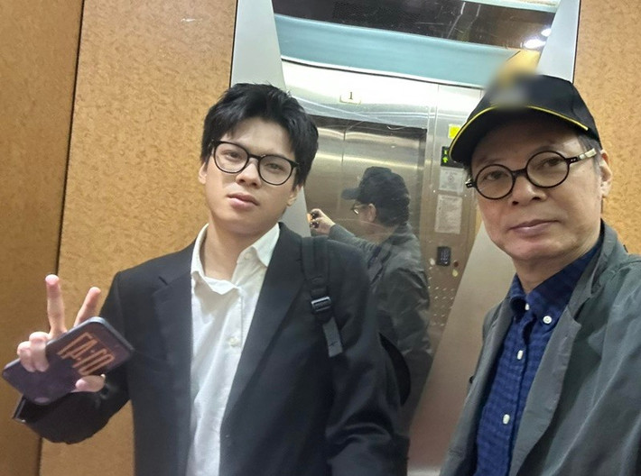 Mới đây, diễn viên Trần Tú - người con thứ 3 của NSND Trần Lực gây chú ý khi đóng phim điện ảnh Thế hệ kỳ tích. Đáng chú ý, chia sẻ trên báo chí, Trần Tú cho biết, cuộc hôn nhân của bố mẹ anh đã tan vỡ. Ảnh: FB Trần Lực.