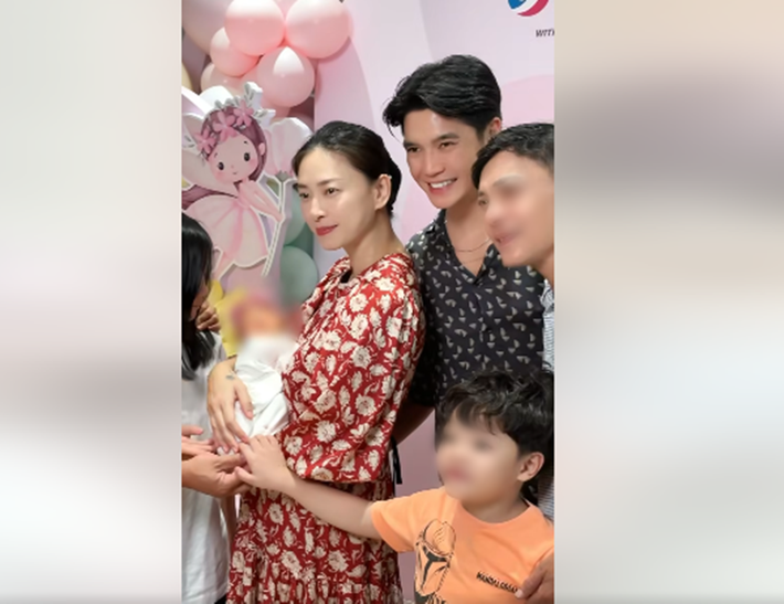 Con gái Ngô Thanh Vân - Huy Trần có buổi gặp đặc biệt với những người thân khi được 3 ngày tuổi. Ảnh: Ngô Thanh Vân.