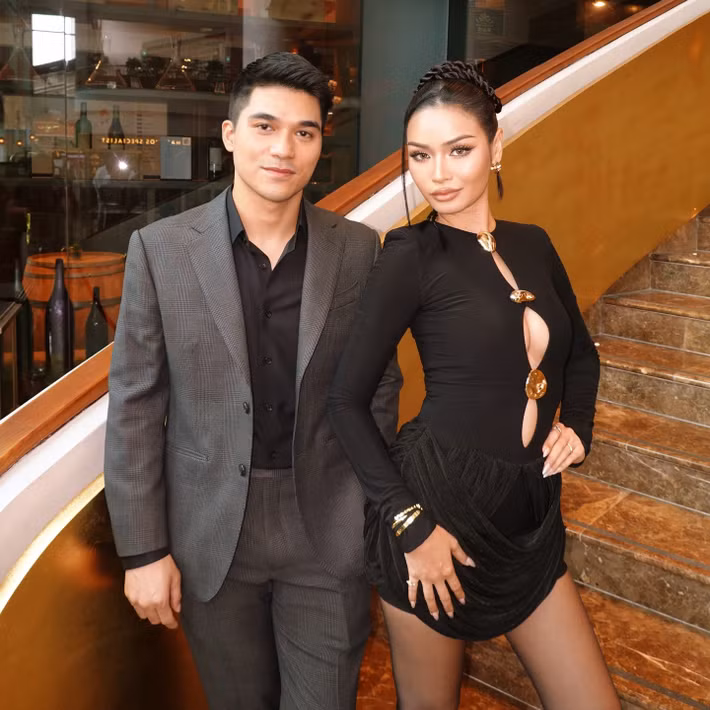 Nàng hậu thân thiết với Trần Việt Bảo Hoàng - CEO của Miss Cosmo. Ảnh: FB Mook Karnruethai Tassabut.