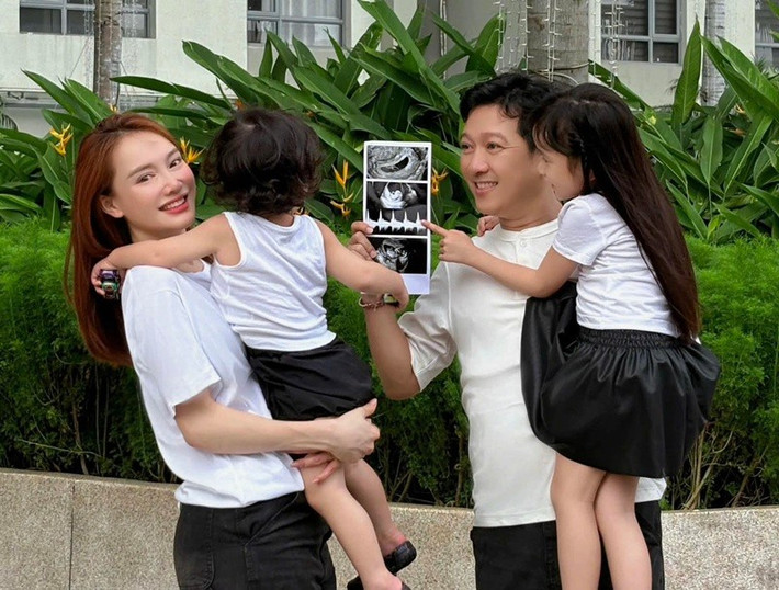 Nhã Phương đang mang bầu 3 sau khi có con gái vào năm 2019 và con trai năm 2023. Ảnh: FB Nhã Phương.