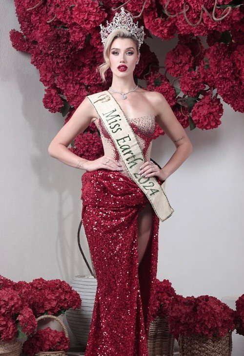 "Tôi vô cùng biết ơn khi các nàng hậu truyền đã cảm hứng, hỗ trợ và tiếp thêm sức mạnh cho tôi", Jessica viết.