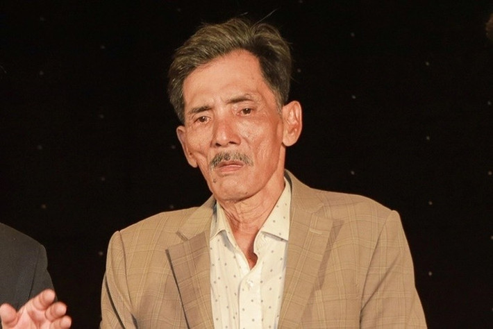 Theo Tiền Phong, nhạc sĩ Tô Hiếu cho biết, diễn viên Thương Tín mất tại nhà riêng. Nguyên nhân qua đời được xác định do tuổi cao, sức yếu sau thời gian dài suy kiệt và không thể đi lại. Ảnh: Người Lao Động.