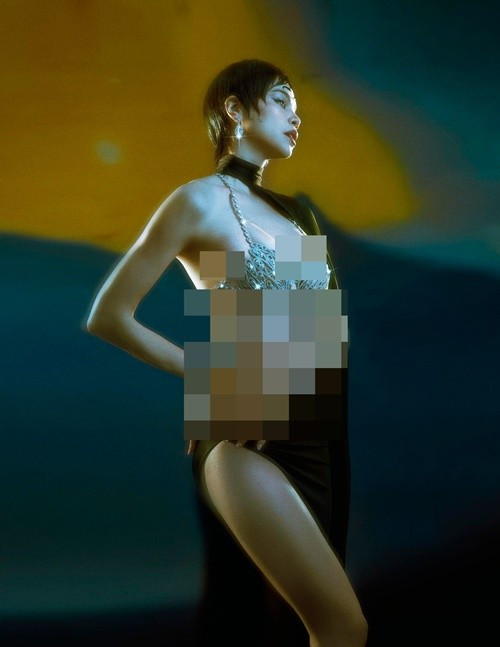 Nữ hoàng giải trí để tóc tém cá tính, diện trang phục táo bạo. Ảnh: FB Hồ Ngọc Hà.