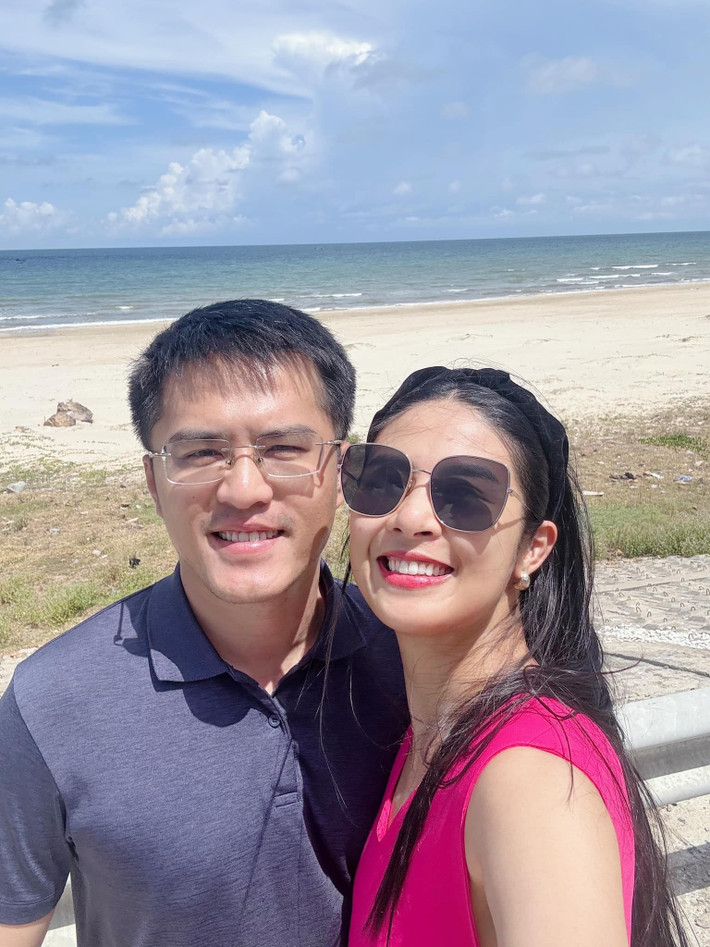 Chồng Ngọc Hân sở hữu ngoại hình điển trai. Nhiều người nhận xét Phú Đạt và nàng hậu có tướng phu thê.