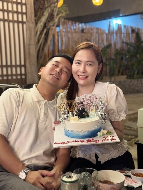 Theo Tiền Phong, trong đám cưới, Hùng Thuận cho biết, sau đổ vỡ hôn nhân, anh từng rụt rè, ngại mở lòng cho tới khi gặp được Tuệ Tâm. Ảnh: FB Hùng Thuận.