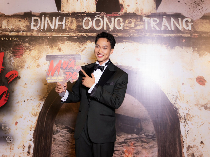 Lâm Thanh Nhã vào vai Bình - chàng sinh viên mỹ thuật trong phim điện ảnh Mưa đỏ đang gây sốt.