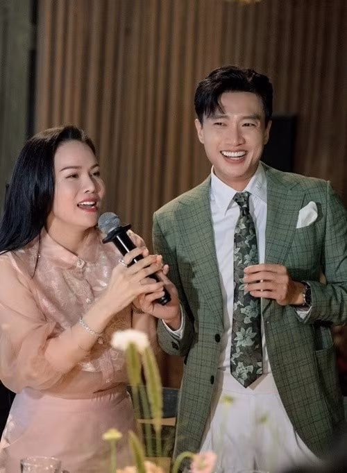 Quốc Trường thường bị trêu là 'ông hoàng tiệc cưới' vì góp mặt trong nhiều đám cưới của đồng nghiệp. Nam diễn viên cho biết, anh tham dự đến gần 300 đám cưới. Ảnh: Znews.