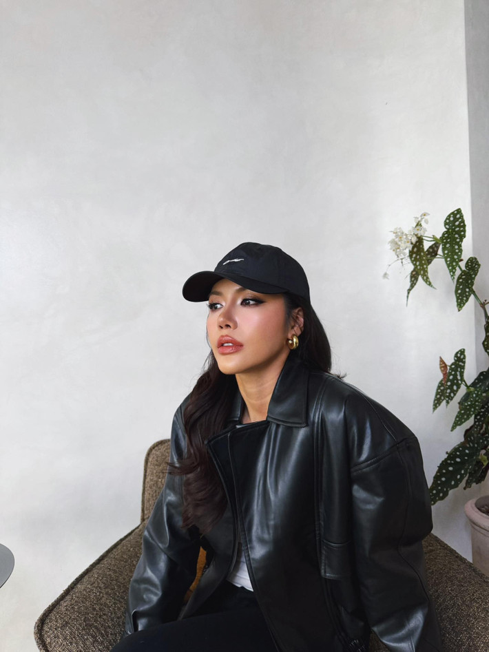 Trong năm 2025, gặp chấn thương nặng với tình trạng đứt hoàn toàn dây chằng chéo trước, rách sụn chêm và dập xương, Minh Tú đã trải qua ca phẫu thuật và tĩnh dưỡng tại nhà trong thời gian dài.