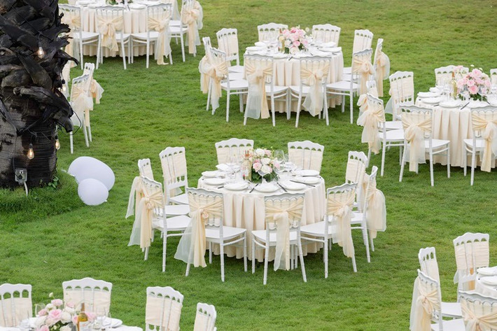 Bên cạnh đó, người đẹp mời hẳn hệ thống đầu bếp chuyên nghiệp. Ảnh: Luke Nguyễn.