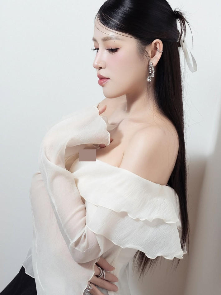 “Mỹ nhân làng hài Việt” chuộng trang phục gợi cảm khi xuất hiện trước công chúng. Ảnh: Instagram Puka.