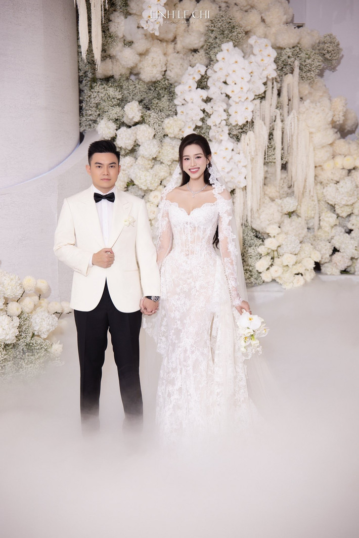 Hoa hậu Đỗ Thị Hà và doanh nhân Viết Vương tổ chức lễ ăn hỏi và đám cưới tại Quảng Trị vào tháng 10/2025 và hôn lễ tại Hà Nội vào tháng 11/2025. Sau ngày trọng đại, Đỗ Thị Hà viết tâm thư.