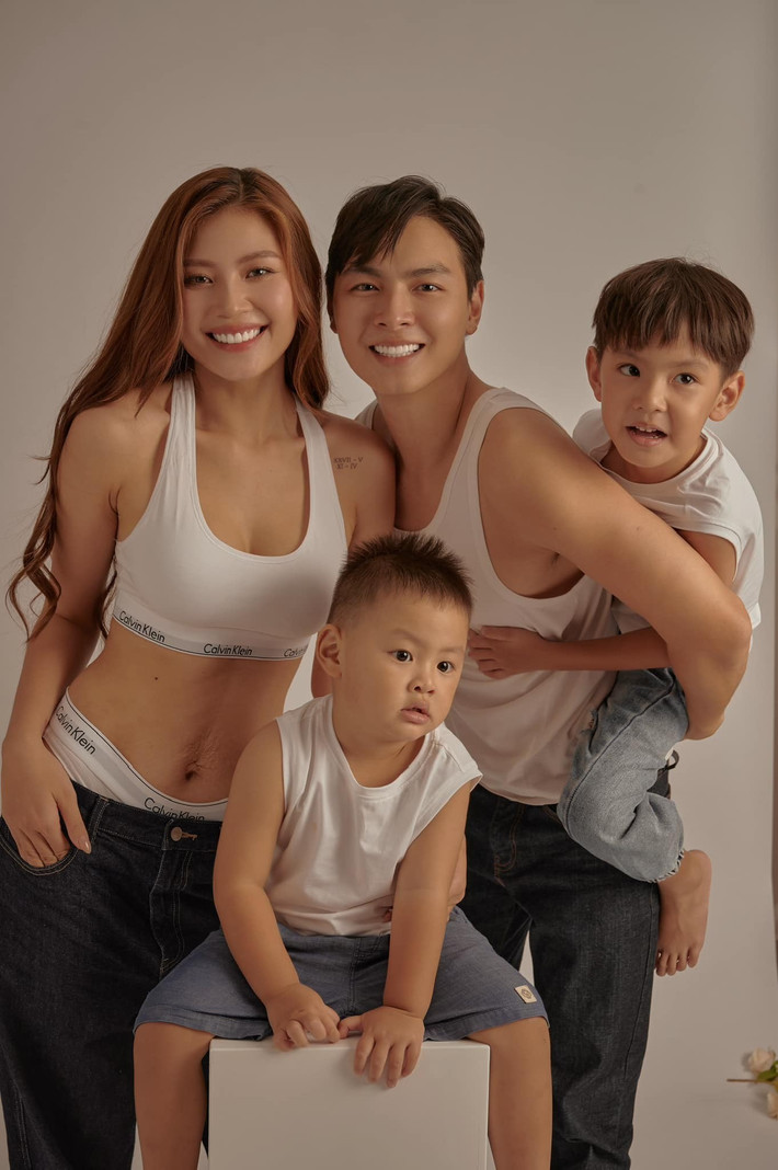 Tháng 12/2017, học trò Hồ Ngọc Hà kết hôn với Jay Quân. Tháng 5/2018, Chúng Huyền Thanh sinh con trai đầu lòng. Tháng 4/2021, nữ người mẫu chào đón con thứ hai gia nhập tổ ấm. Ảnh: FB Chúng Huyền Thanh.