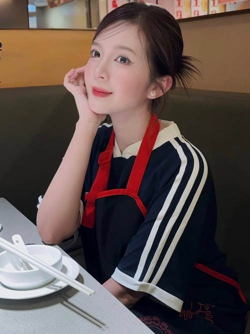 ""Thiên thần của tôi đó", Đình Tú nhắn nhủ antifan của Ngọc Huyền. Ảnh: FB Ngọc Huyền.